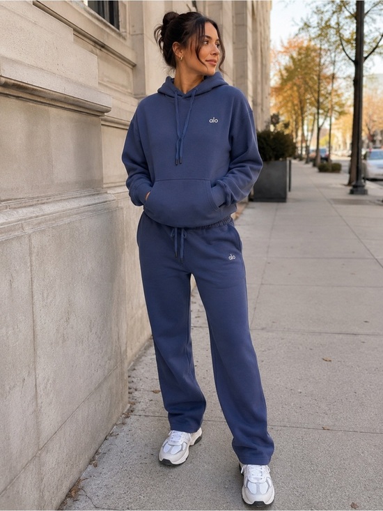 ALO Yoga Tops - ALO Yoga Blue Pullover Hoodie
M